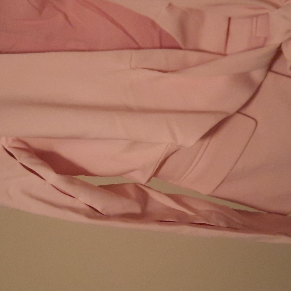A jacket - Picture 2 of 6